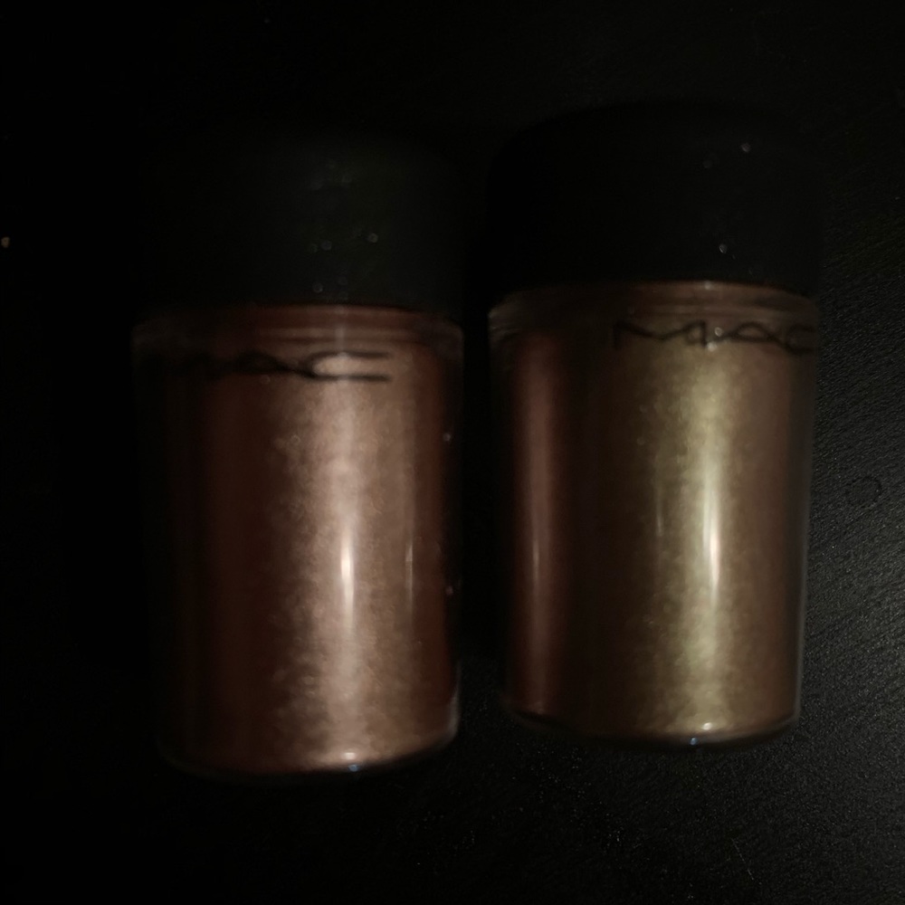 MAC Loose Pigments in shades “Old Gold” & “Tan” - Picture 2 of 7